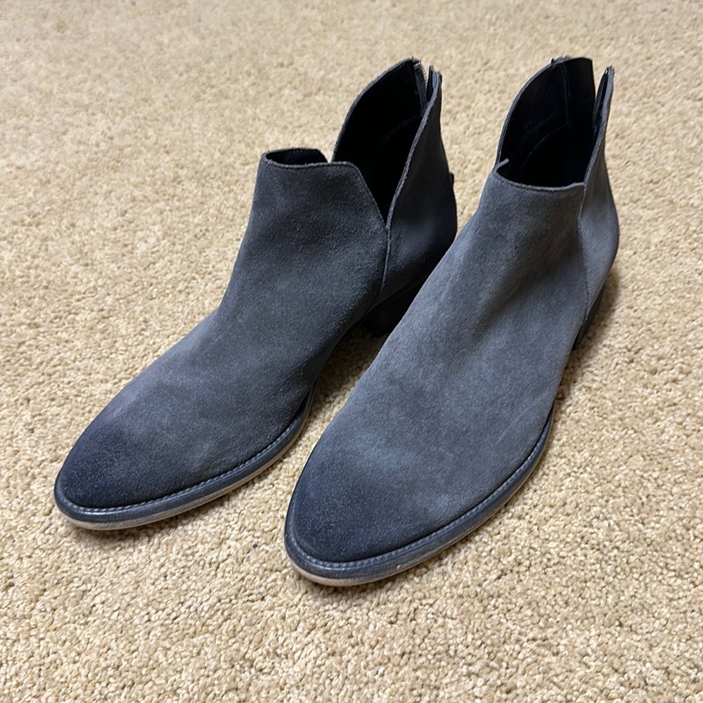 Vaneli 10N gray booties